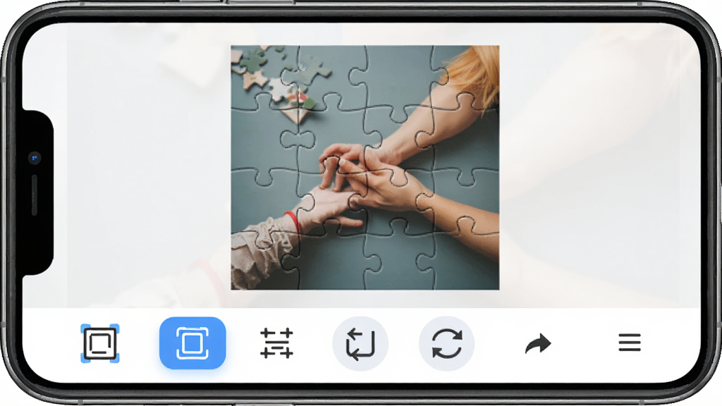 һ��չʾ��ƴAPP�����������ͼ���������ֻ���Ļ��ʾ��ƴƴͼ�༭ҳ�棬����Ϊ�м�������ƴ�ӵ�ͼƬ���򡢵ײ���һ�ű༭�����������߿򡢼�ࡢ��������ת��ͼ�갴ť���Ű������ˣ�����ִ���ƽ��ϸ���Ϲ�����ͼ��������ѡ��״̬�и�����ʾ�����ʸɾ��޶���Ԫ��